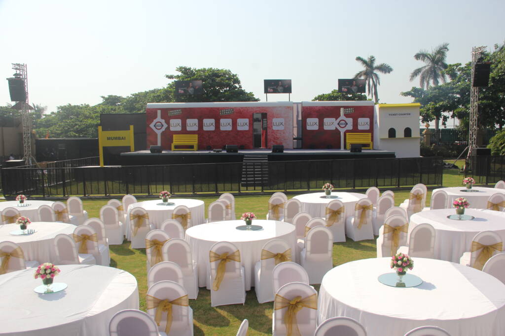 Strong Banquet Chairs and Tables in Mumbai 4 Banquet Chairs and Tables in Mumbai for events are available with Hexacraft Events & Entertainment
