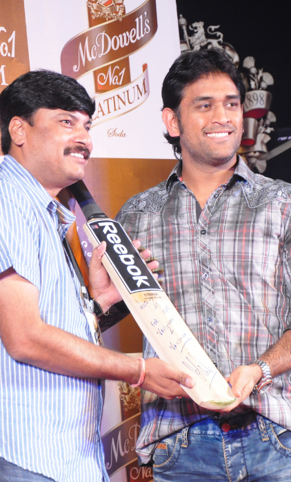 Hexacraft About Us Section 422x700 1